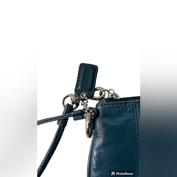Coach Wristlet in Good Used Condition Turquoise / Teal Color - Picture 3 of 6